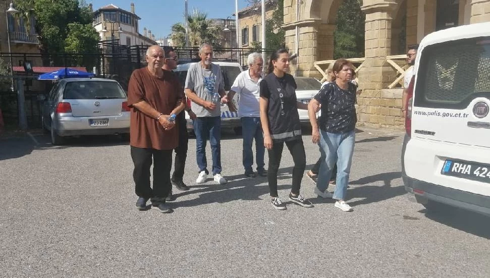 Askeri yasak bölgeyi ihlal ettikleri gerekçesiyle tutuklanan 5 Kıbrıslı Rum beraat etti