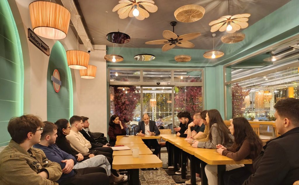 HP Genel Başkanı Özersay Ankara’da gençlerle bir araya geldi