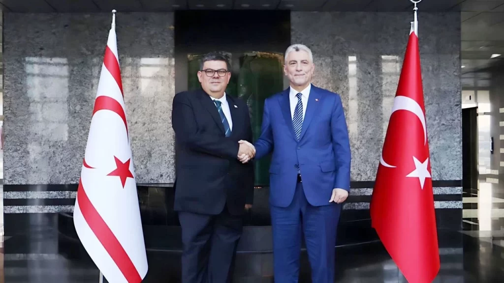 Maliye Bakanı Berova, Türkiye Ticaret Bakanı Bolat ile görüştü