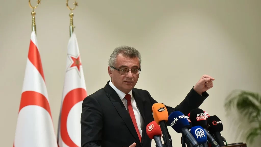 Erhürman: “Holguin’le görüşmemiz son derece verimli geçti, birbirimizi anlamak açısından yararlı oldu”