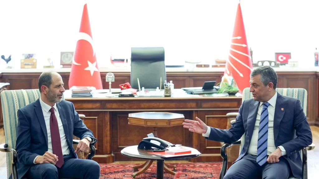 CHP Genel Başkanı Özel, HP Genel Başkanı Özersay ile görüştü