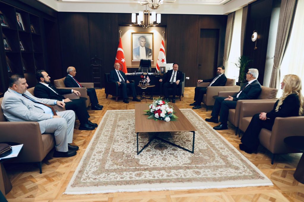 Öztürkler, narenciye sektörünün temsilcileri ile görüştü