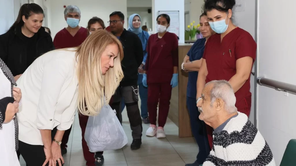 Nilden Bektaş Erhürman, Bülent Ecevit Rehabilitasyon Merkezi’ni ziyaret etti