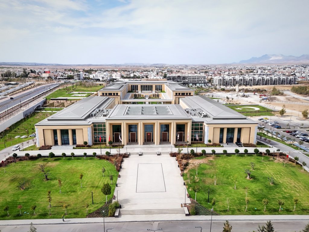 Ombudsman ve Mahkemeler bütçeleri Meclis’te kabul edildi