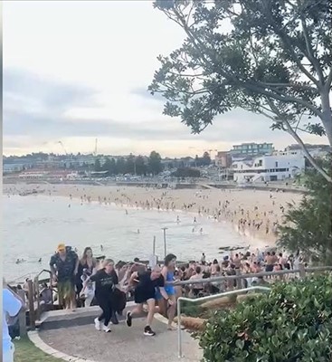 Avustralya’nın Sydney kentindeki plajda düzenlenen silahlı saldırıda 9 kişi hayatını kaybetti