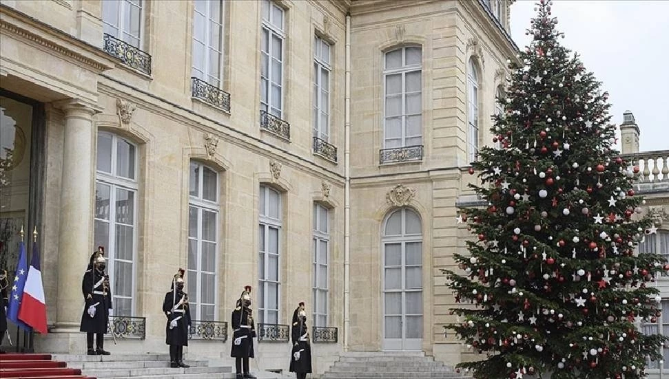 Elysee Sarayı’nda hırsızlık skandalı: Louvre’da güvenlik görevlisiydi saraydan porselen çaldı
