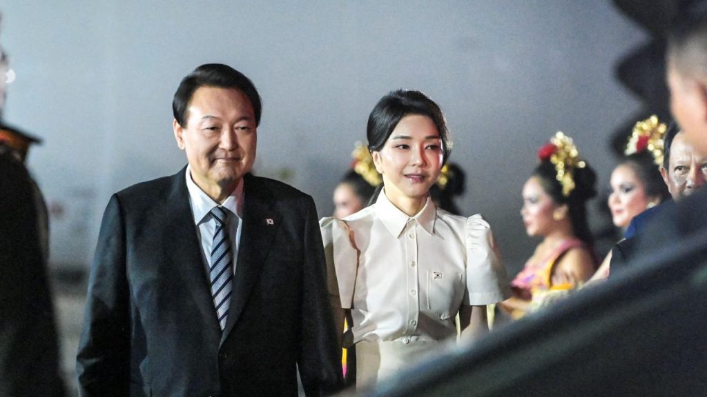 Eski Güney Kore Devlet Başkanı Yoon, eşinin yolsuzluk soruşturmasında ifade verdi