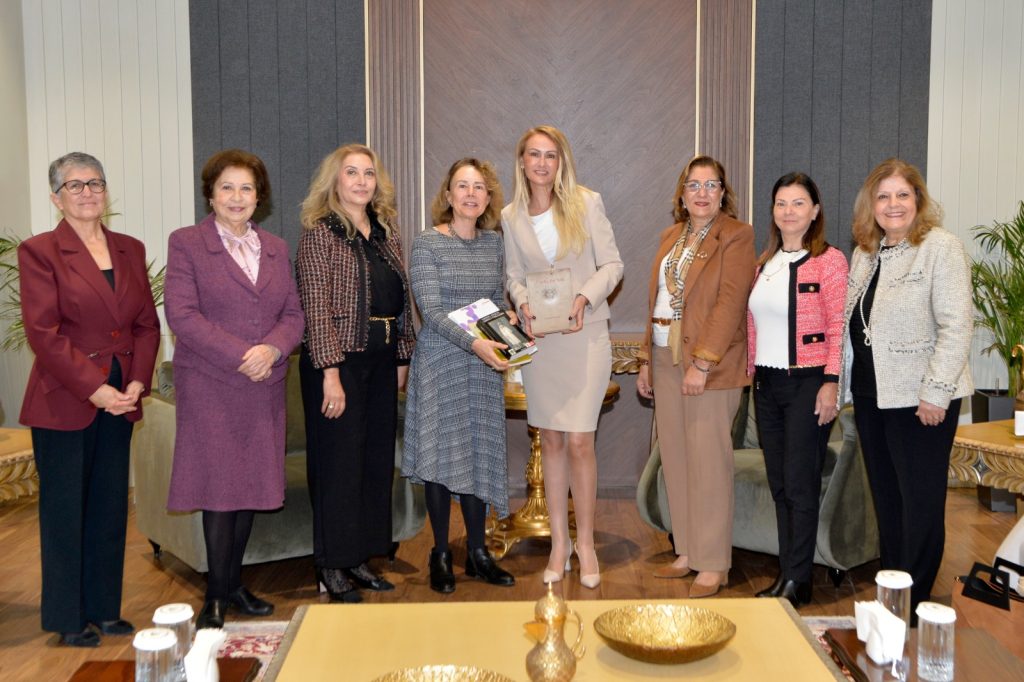 Nilden Erhürman, Kıbrıs Türk Üniversiteli Kadınlar Derneği’ni kabul etti