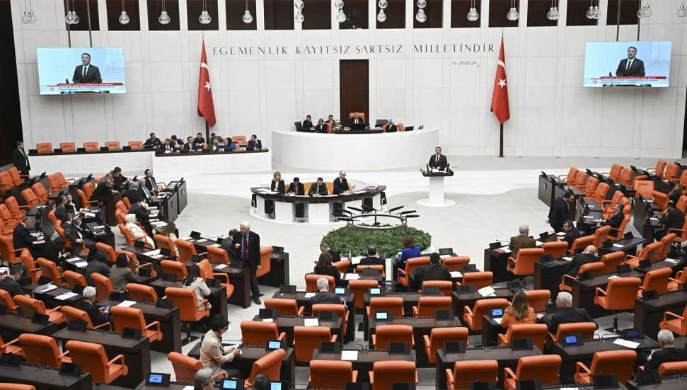 Türkiye’de 11’nci Yargı Paketi’nde infaz indirimi maddesi kabul edildi: Deprem suçları çıkarıldı