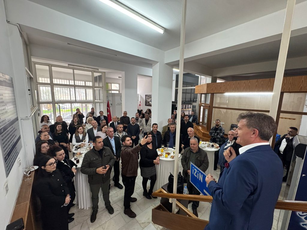 Arıklı, personelle yeni yılı kutladı