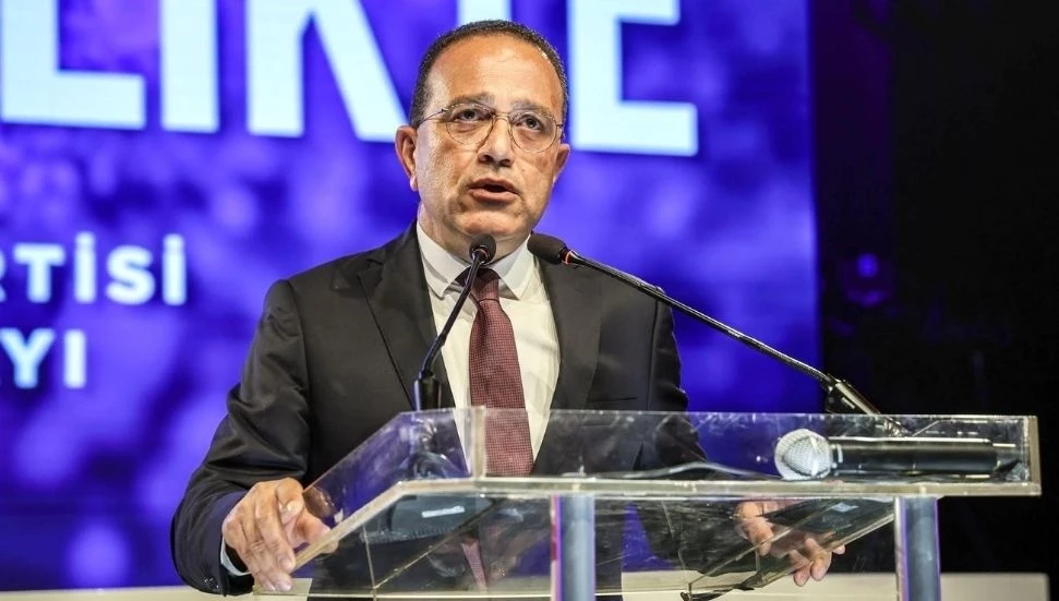 “Kurultay sonucu yeni bir başlangıç, mücadelemiz sürüyor!”