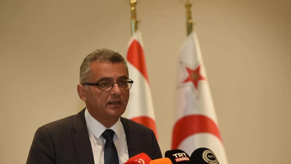 Erhürman: “Liderliklere düşen görev ortamı zehirleyecek sözcüklerden, gerginliği artıracak açıklamalardan uzak durmaktır”