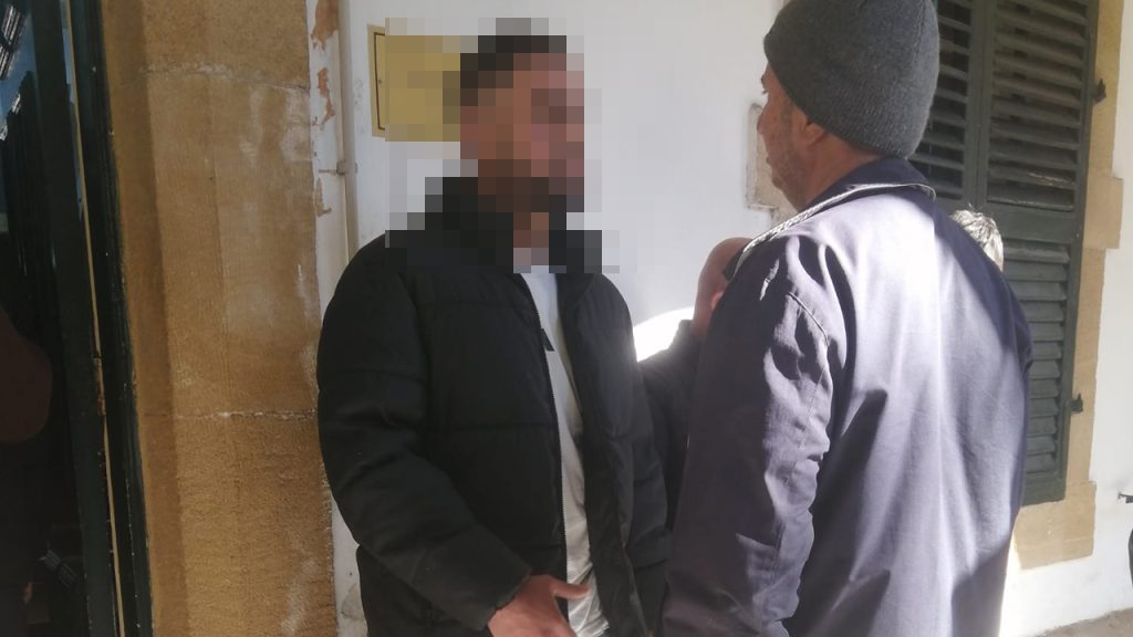 Arkadaşının Çantasından Telefon ve Kartları Çaldı