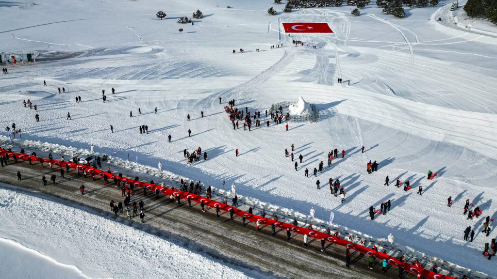 Türkiye, Sarıkamış şehitlerini anmak için Allahuekber Dağları’nda bir araya geldi