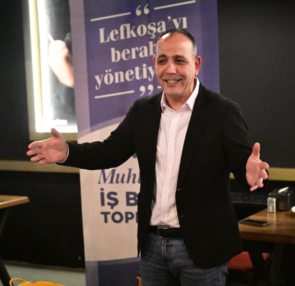 Harmancı, bölge muhtarları ve belediye meclis üyeleriyle bir araya geldi