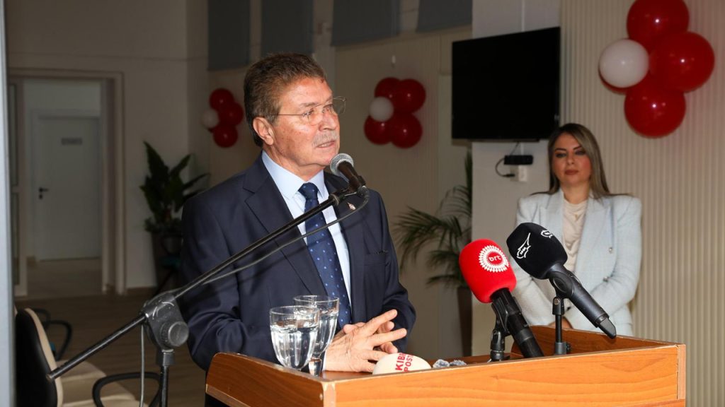 Başbakan Üstel: “Erken seçim yok; zamanı değil. Bizim daha çok işimiz var”