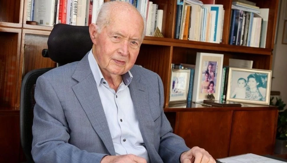 Eski Rum Lider Vassiliou’nun sağlığı kritik durumda: Rum Sağlık Bakanı durumu yerinde inceliyor