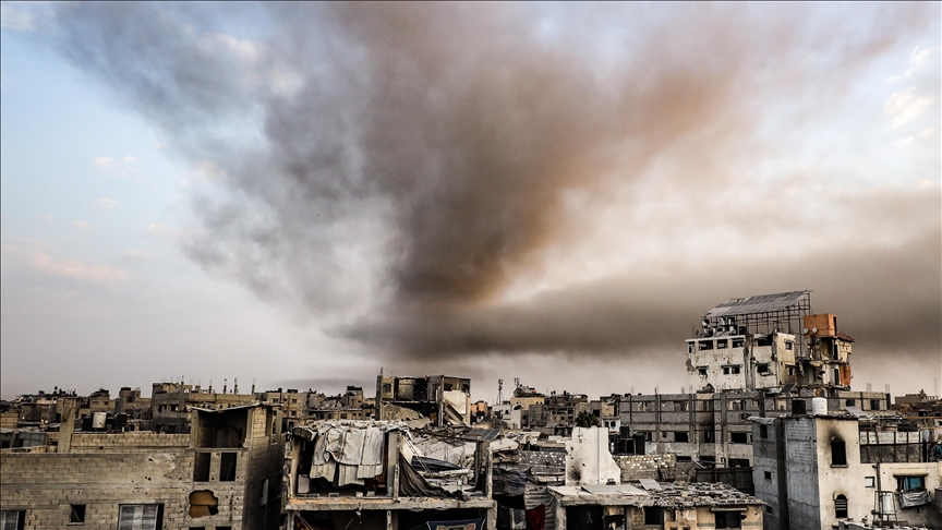 İsrail, Gazze Şeridi’nin çeşitli bölgelerine hava ve topçu saldırıları düzenledi