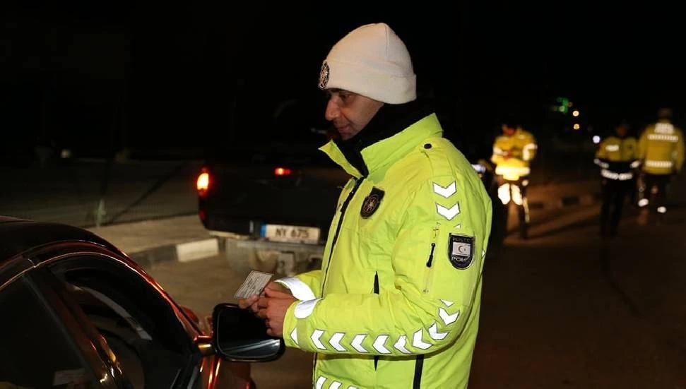 2 bin 284 sürücü kontrol edildi: 26 araç trafikten men, 367 sürücüye yasal işlem