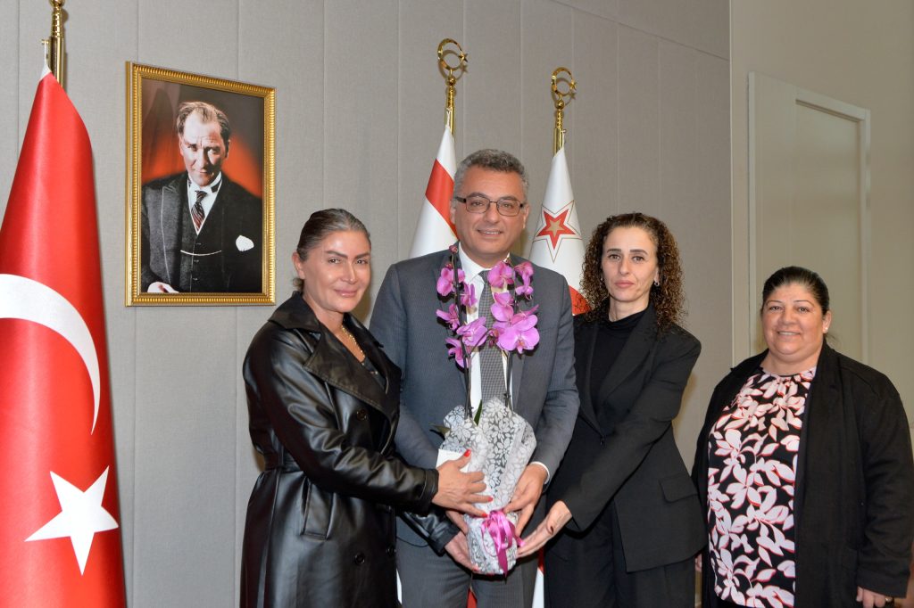 Erhürman, Muhtarlar Birliği heyetiyle görüştü