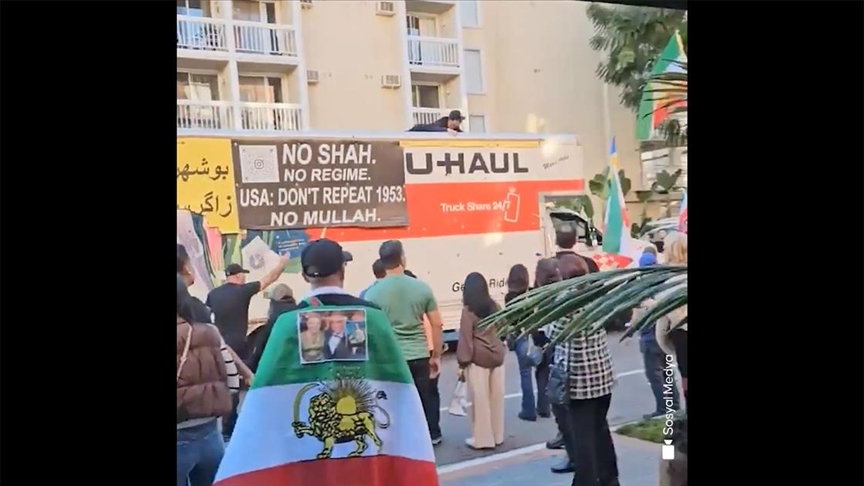 ABD’de İran’daki protestolara destek için toplananların arasına kamyonun dalması sonucu 2 kişi yaralandı