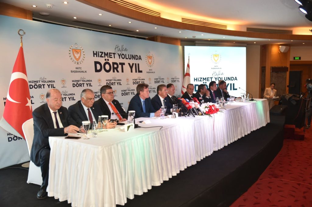 “Halka Hizmet Yolunda Dört Yıl” basın toplantısı yapılıyor