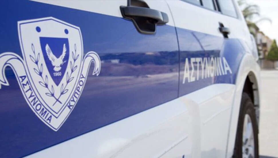 Larnaka’da 68 yaşındaki bir şahsın evinde 993 uyuşturucu emdirilmiş A4 kağıdı ele geçirildi