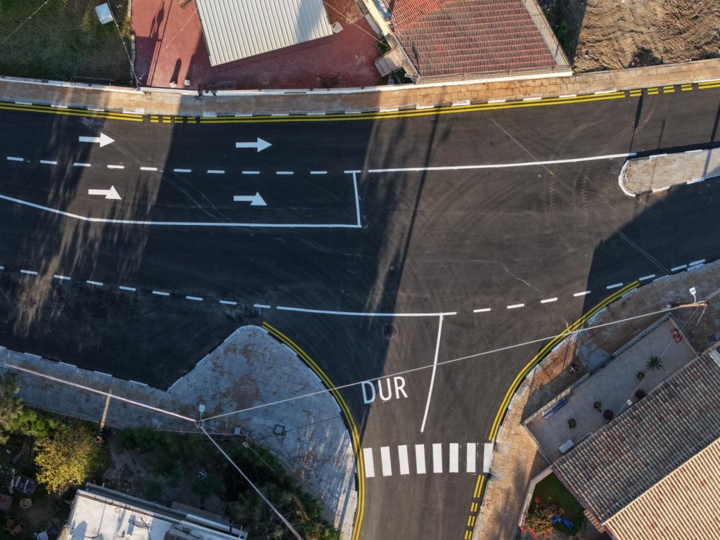 Tuzla köy meydanında kavşak düzenleme çalışması yapıldı