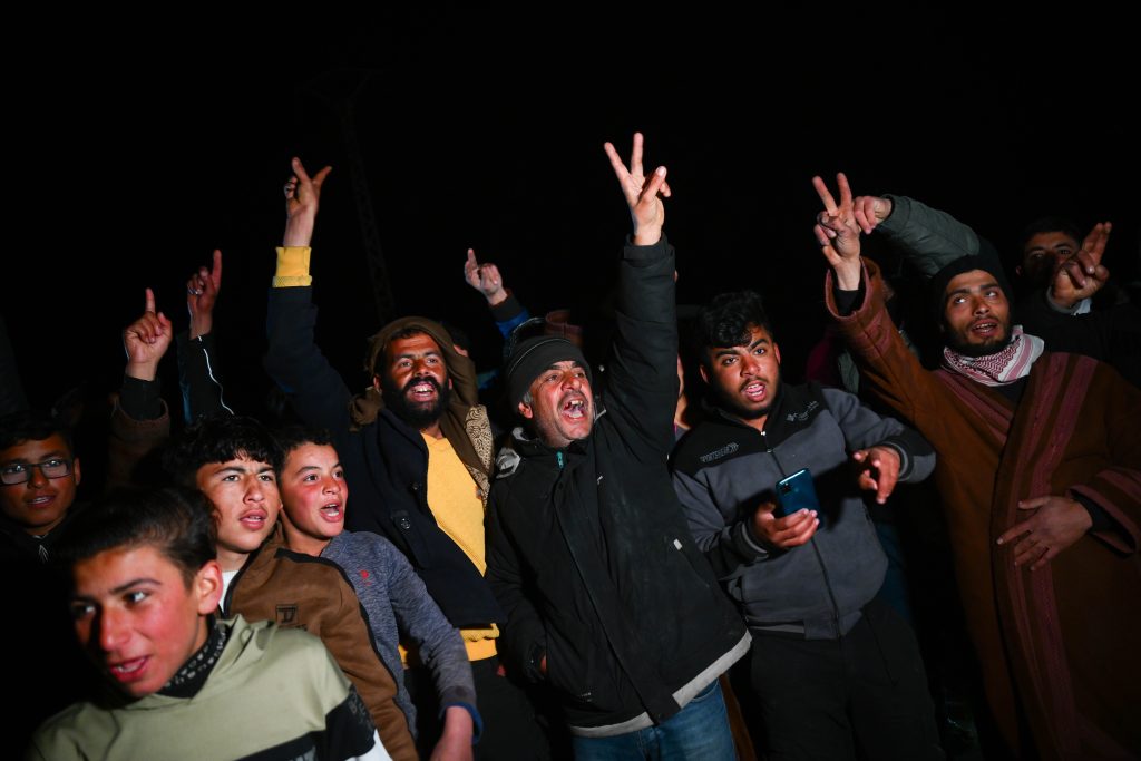 Suriye’deki Deyr Hafir bölgesi kırsalında terör örgütü YPG/SDG’nin çekilme açıklaması sevinçle karşılandı