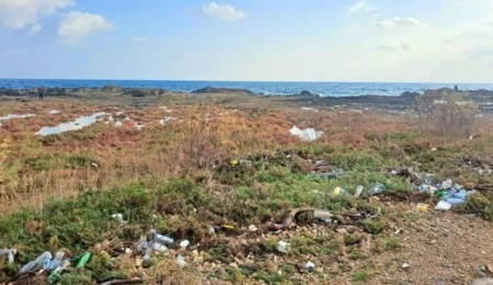 MASDER Başkanı Serdar Atai: Maraş sahilinde kilolarca katı atık var