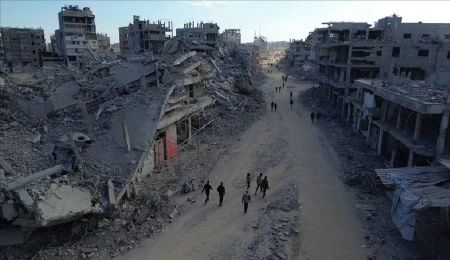 İsrail, ateşkese rağmen Gazze’nin farklı bölgelerini bombalamayı sürdürdü