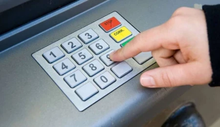 ATM’de unutulan karttan bin TL’lik benzin aldı: Tutuklandı