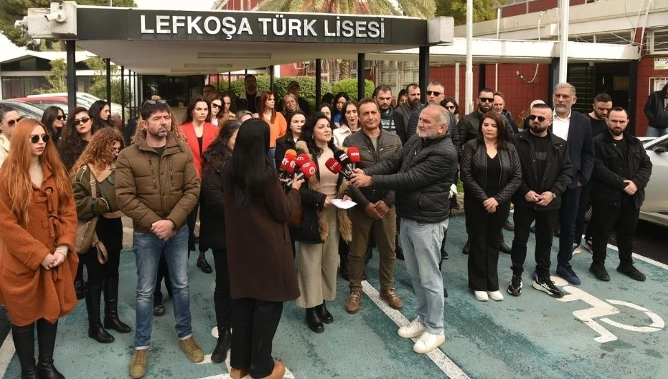 KTOEÖS LTL önünde okul müdürüne açılan soruşturmayı eleştirdi