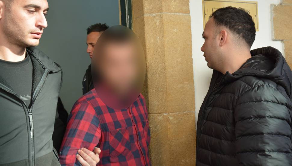 Abisini bıçaklayan zanlı teminata bağlandı