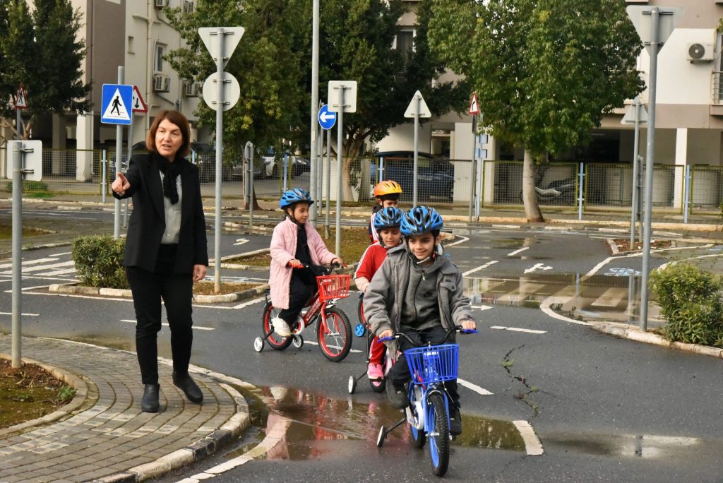 İlkokul öğrencilerine yönelik trafik eğitimleri yeniden başladı