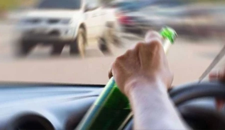 Hafta sonunda gerçekleşen 4 trafik kazasında da, sürücülerin alkol tesiri altında olduğu tespit edildi