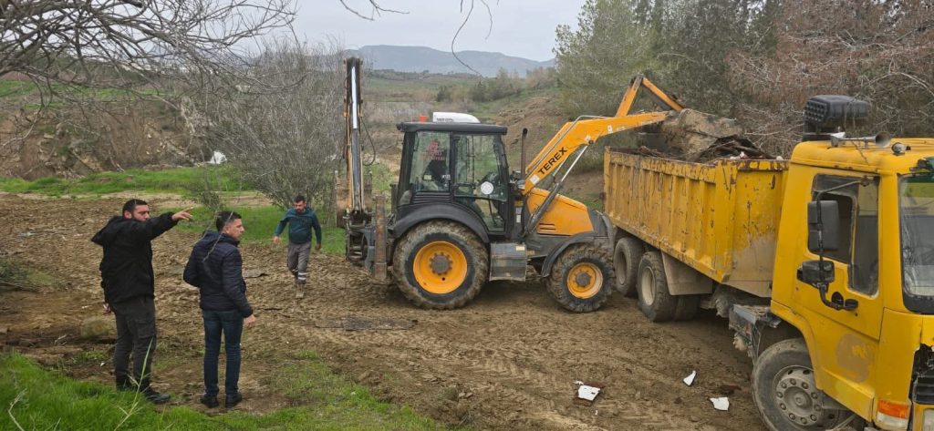 Amcaoğlu Gönyeli Barajı’nda temizlik çalışması yapıldığını belirtti