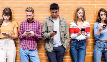 Uzmanlar, gençlerdeki psikoz salgınının kaynağını bulamıyor