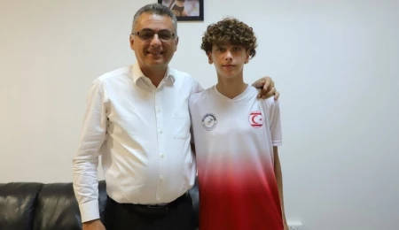 Cumhurbaşkanı Erhürman’dan U16 Türkiye Salon Atletizm şampiyonu Erdinç İnçay’a tebrik