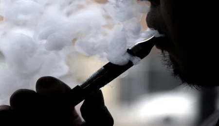 Güney Kıbrıs’ta elektronik sigaralarda yasadışı maddelerin tespitine yönelik operasyon gerçekleştirildi