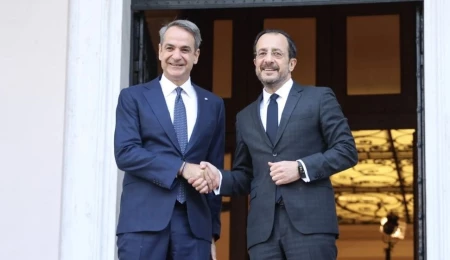 Hristodulidis ile Miçotakis’ten Ankara ziyareti öncesi telefon görülmesi: Kıbrıs sorunu ele alındı