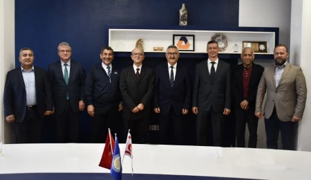 DAÜ Vakıf Yöneticiler Kurulu’nda devir teslim yapıldı