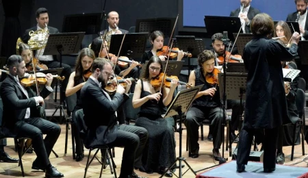 Cumhurbaşkanlığı Senfoni Orkestrası’nın Sevgililer Günü konseri yoğun katılımla gerçekleşti