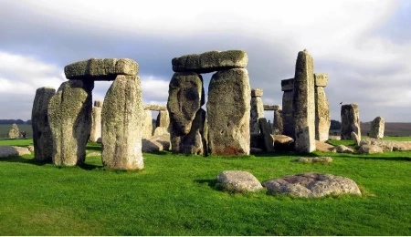 Stonehenge’i inşa edenlerin yerini alan göçmenlerin kökeni ortaya çıktı