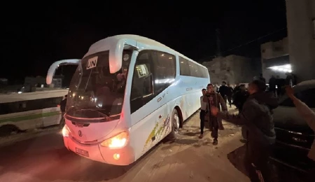 İsrail, Gazze’ye dönüşü engellemek için “para teklifi ve tehditlere” başvuruyor