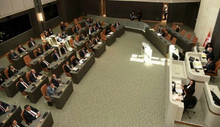 Mecliste’ki maratonun 14’üncü saati, Türk Telekom protokolü tartışılmaya devam ediyor