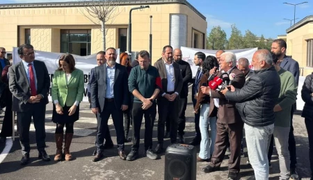 Türk Telekom protokolü protesto ediliyor: Sendika başkanları Meclis’e giriyor!