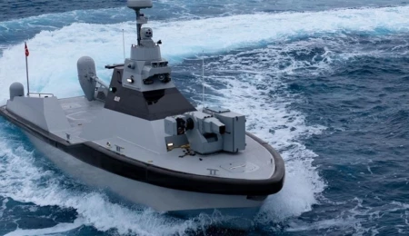 Türkiye’nin ilk silahlı insansız deniz aracı yerli silahıyla göreve başladı