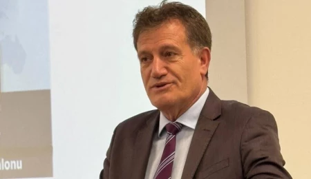 Arıklı: Ek protokolde resmi toplantıların başlayabilmesi için yasanın bugün Meclis’ten geçmesi gerekiyor