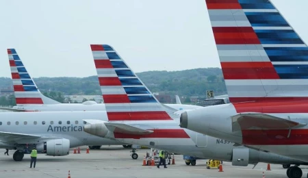 American Airlines uçağında kurşun deliği tespit edildi